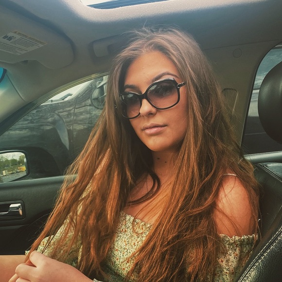 nina_necovski